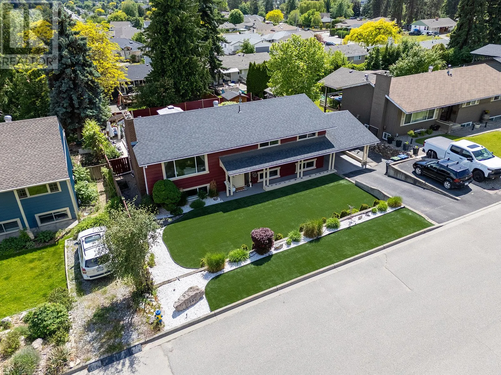 1341 Monterey Crescent