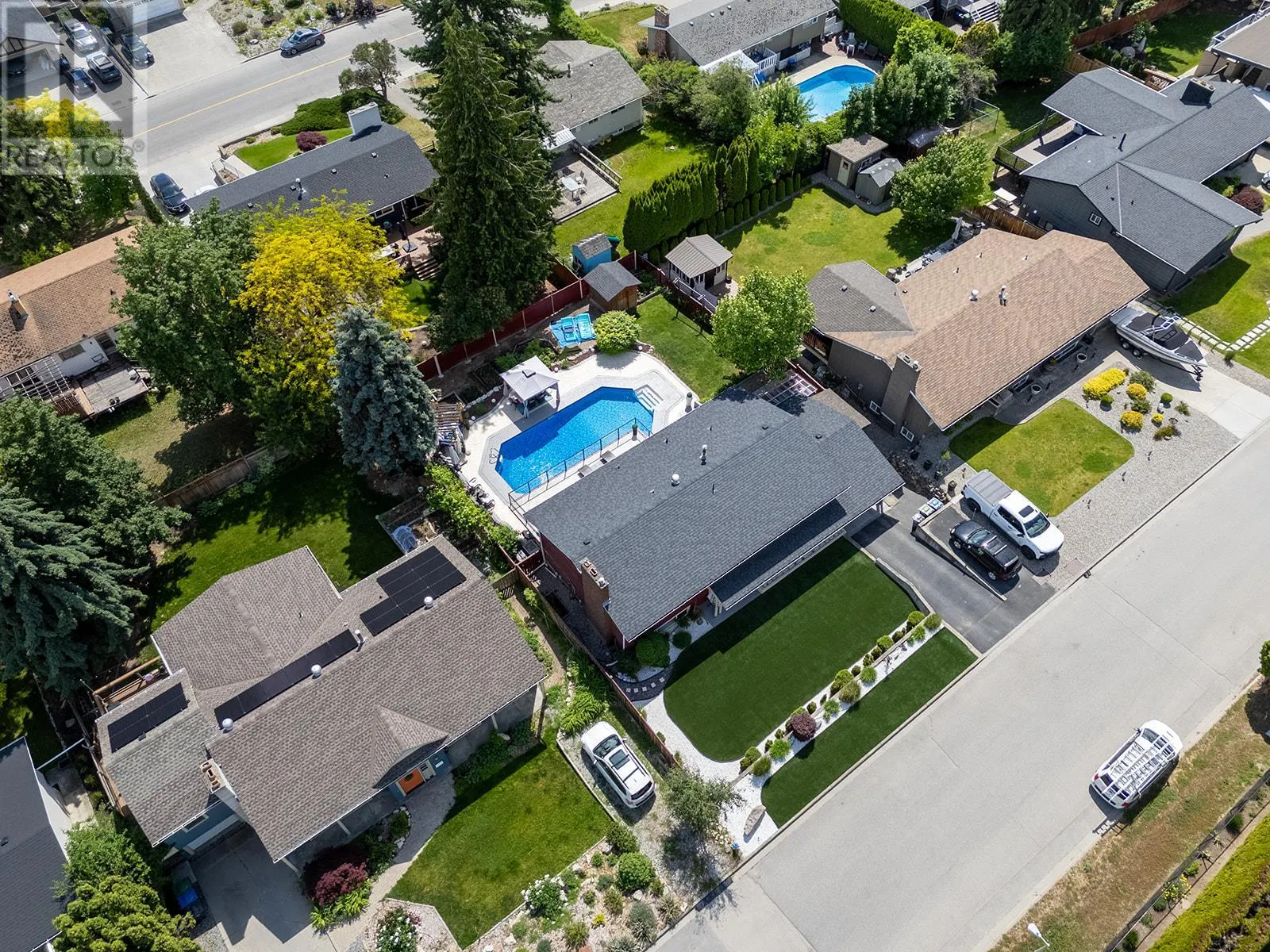 1341 Monterey Crescent