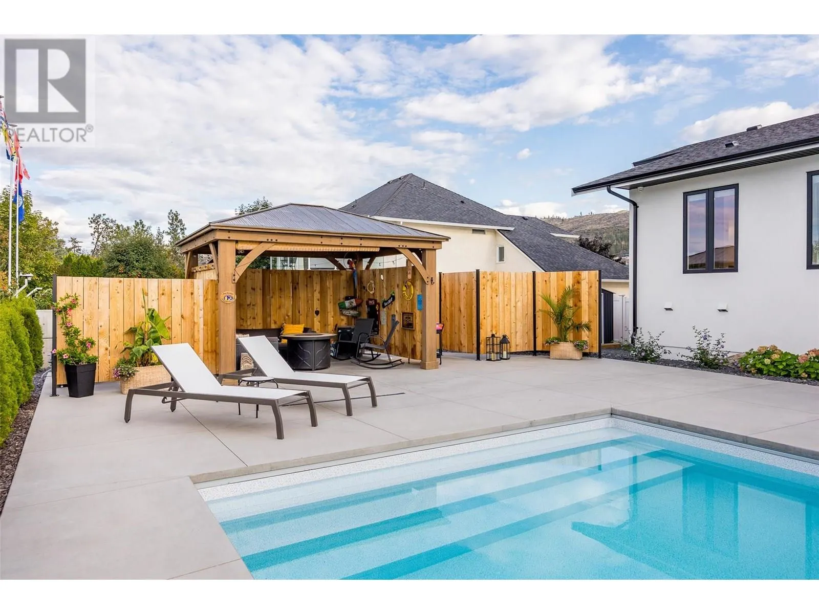 415 Curlew Drive