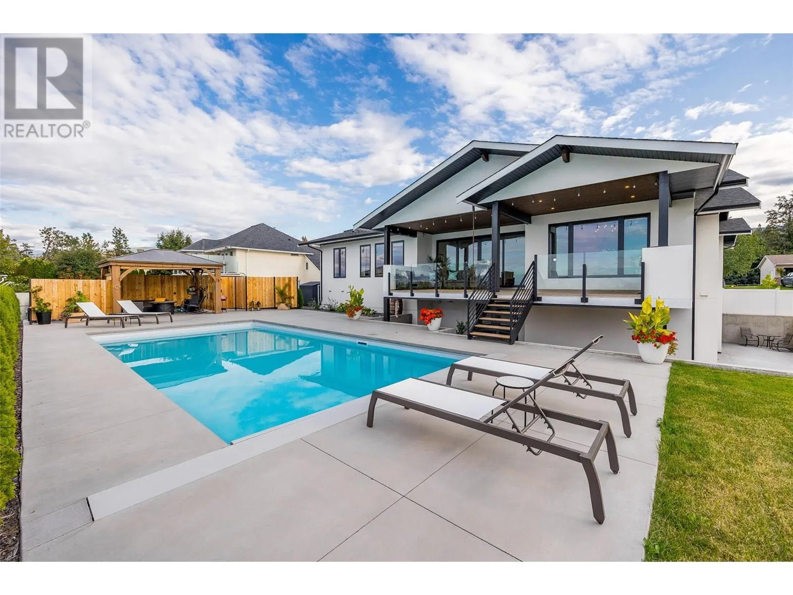 415 Curlew Drive