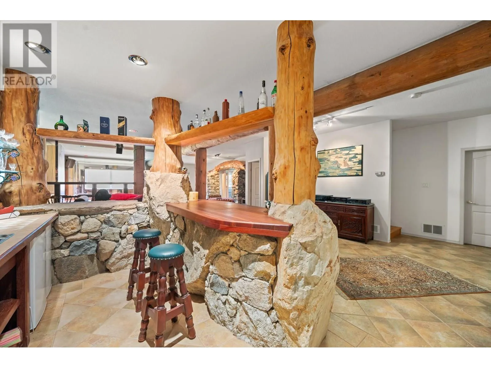 910 Lumby Mabel Lake Road