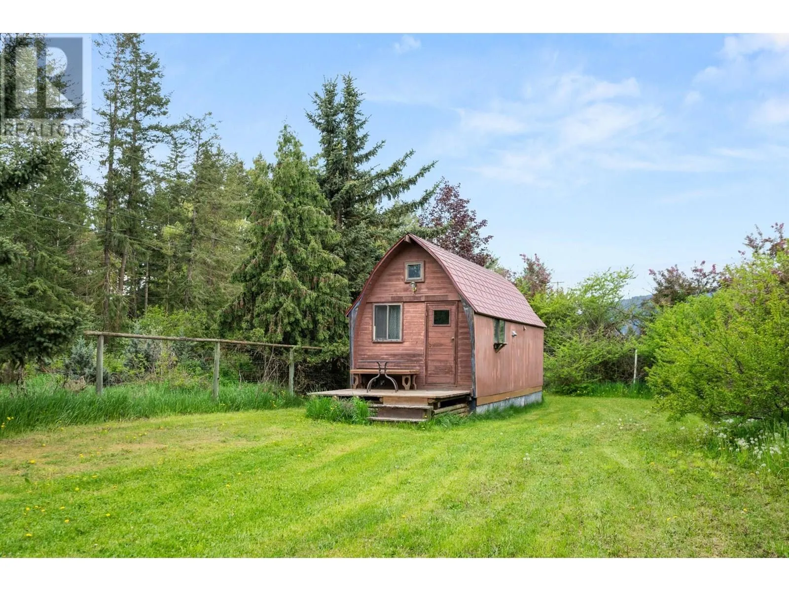 910 Lumby Mabel Lake Road