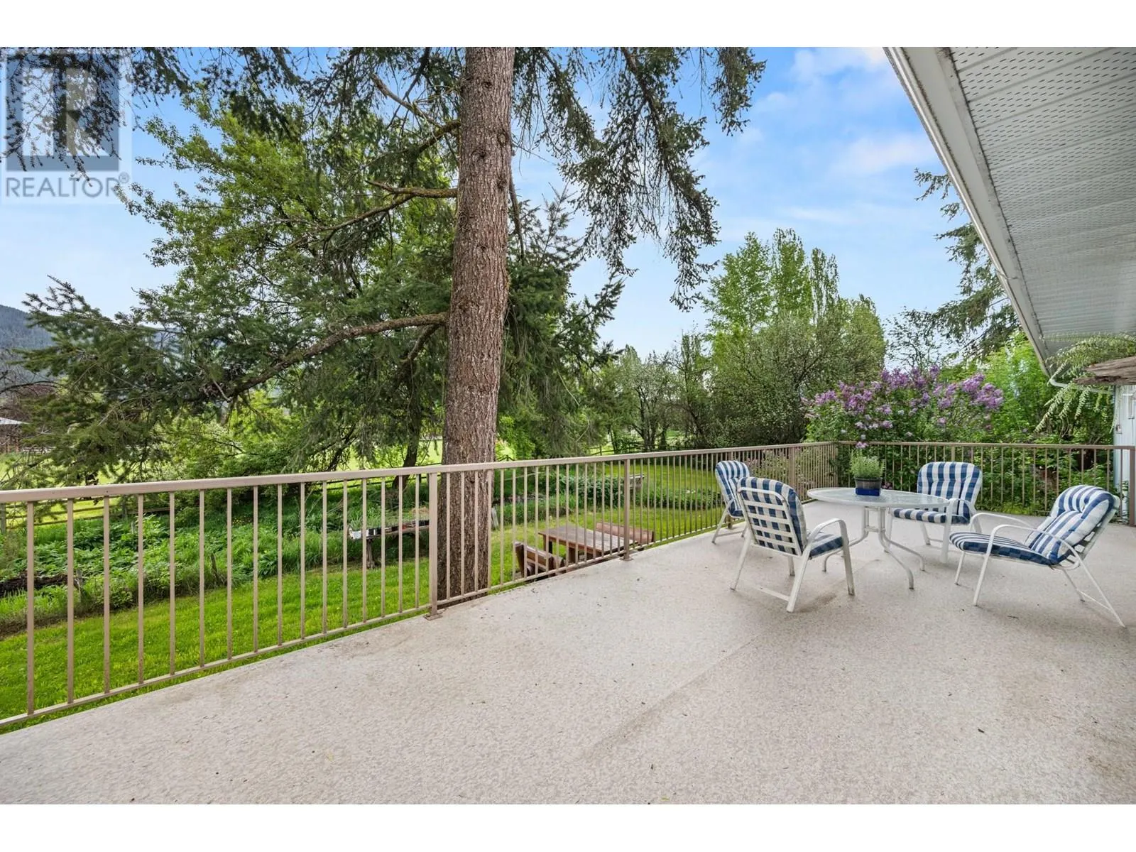 910 Lumby Mabel Lake Road