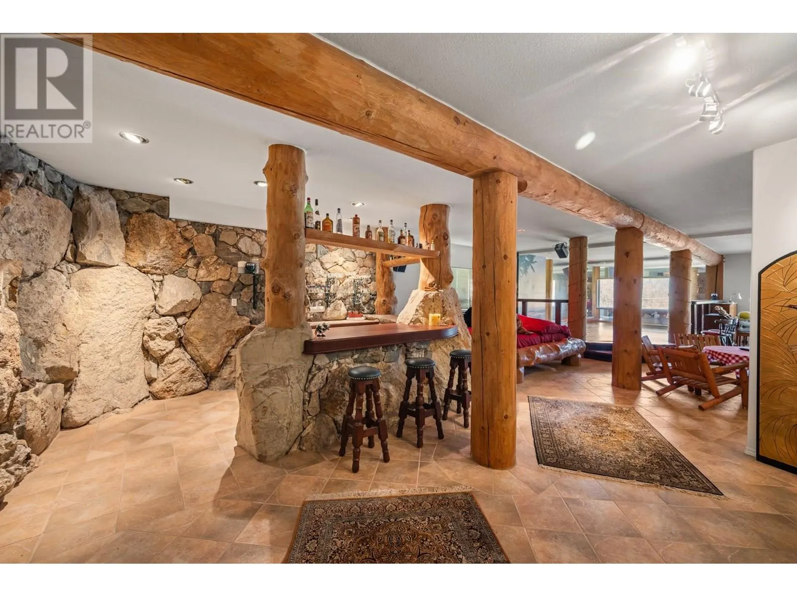 910 Lumby Mabel Lake Road