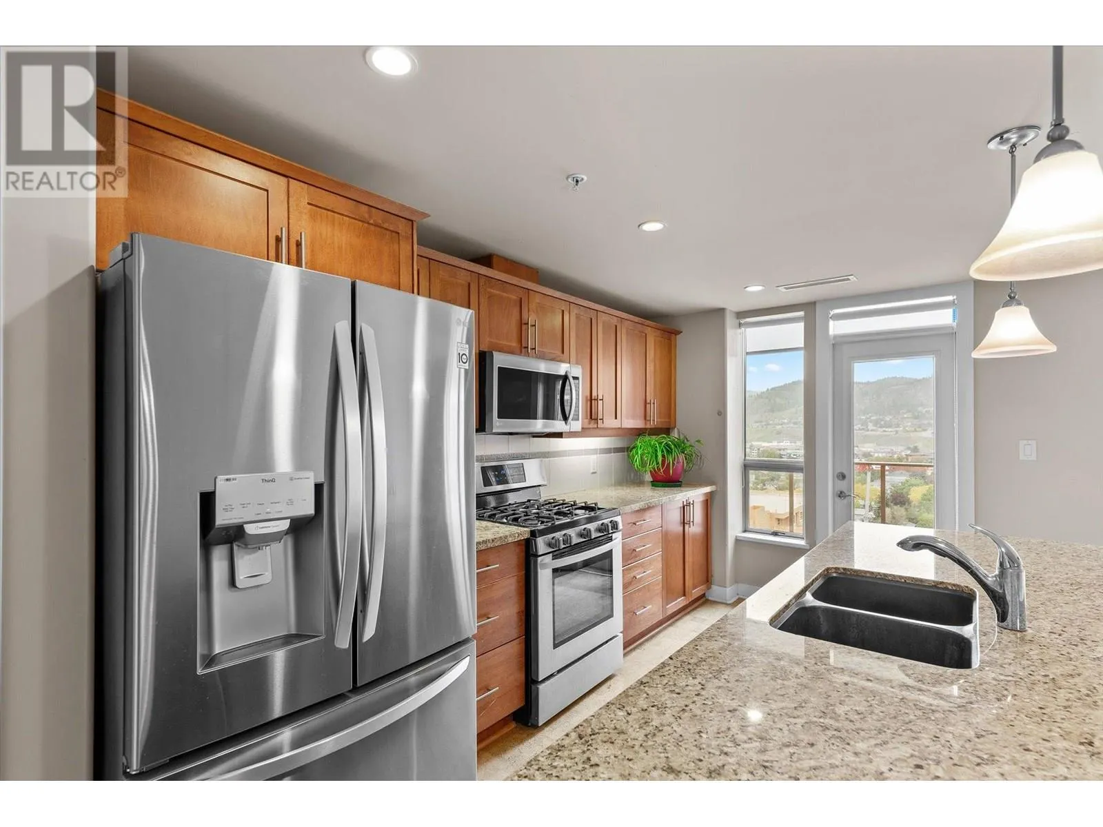 1160 Bernard Avenue Unit# 1207