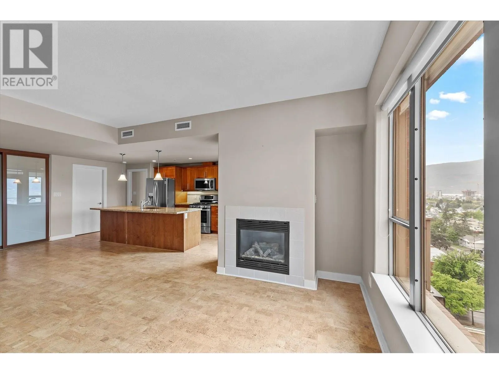 1160 Bernard Avenue Unit# 1207