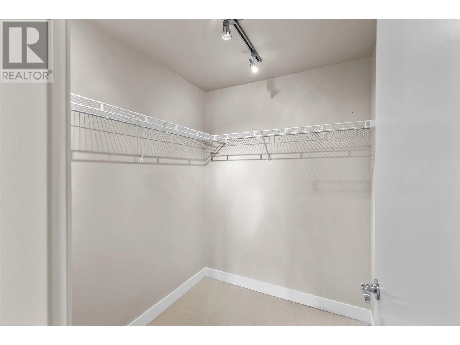 1160 Bernard Avenue Unit# 1207