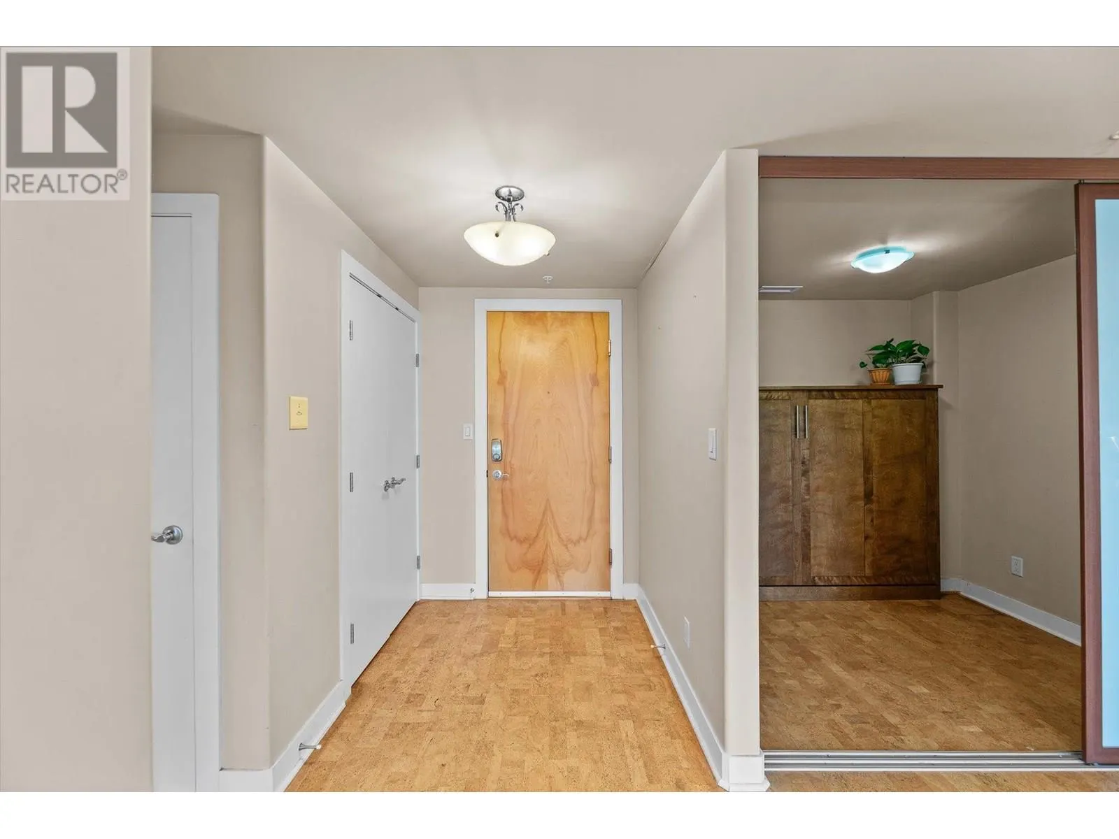 1160 Bernard Avenue Unit# 1207