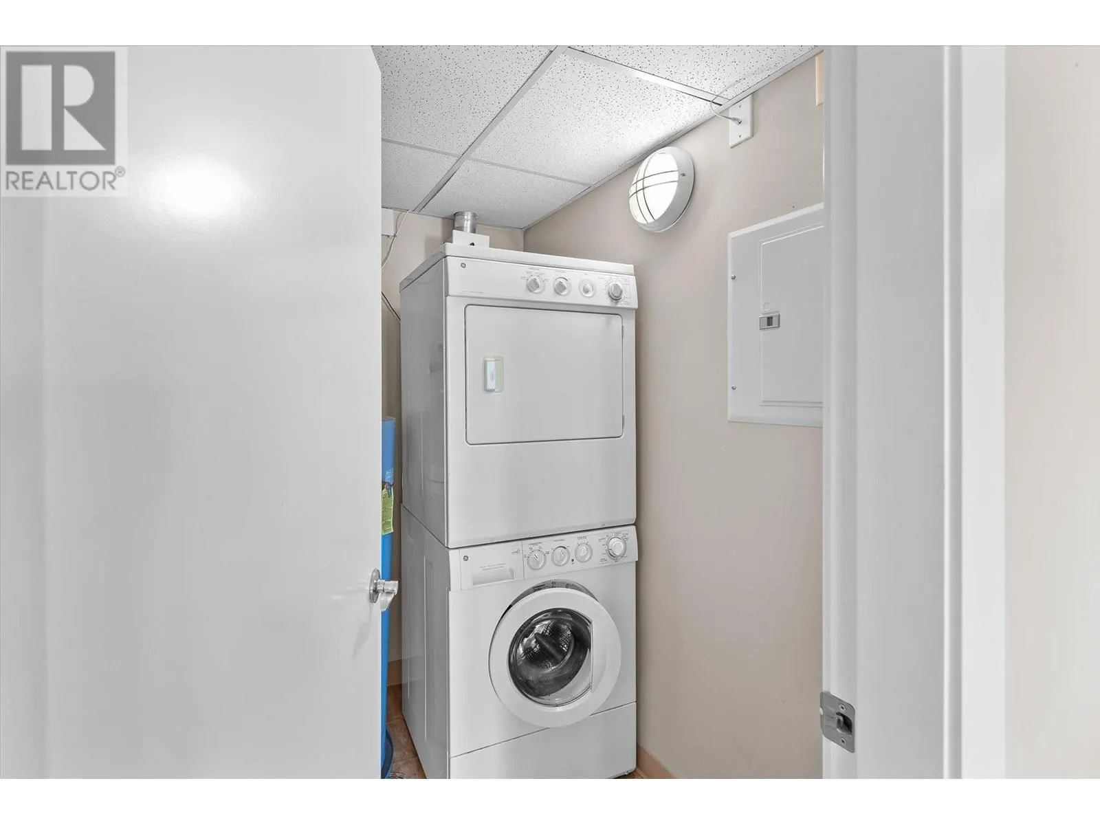 1160 Bernard Avenue Unit# 1207