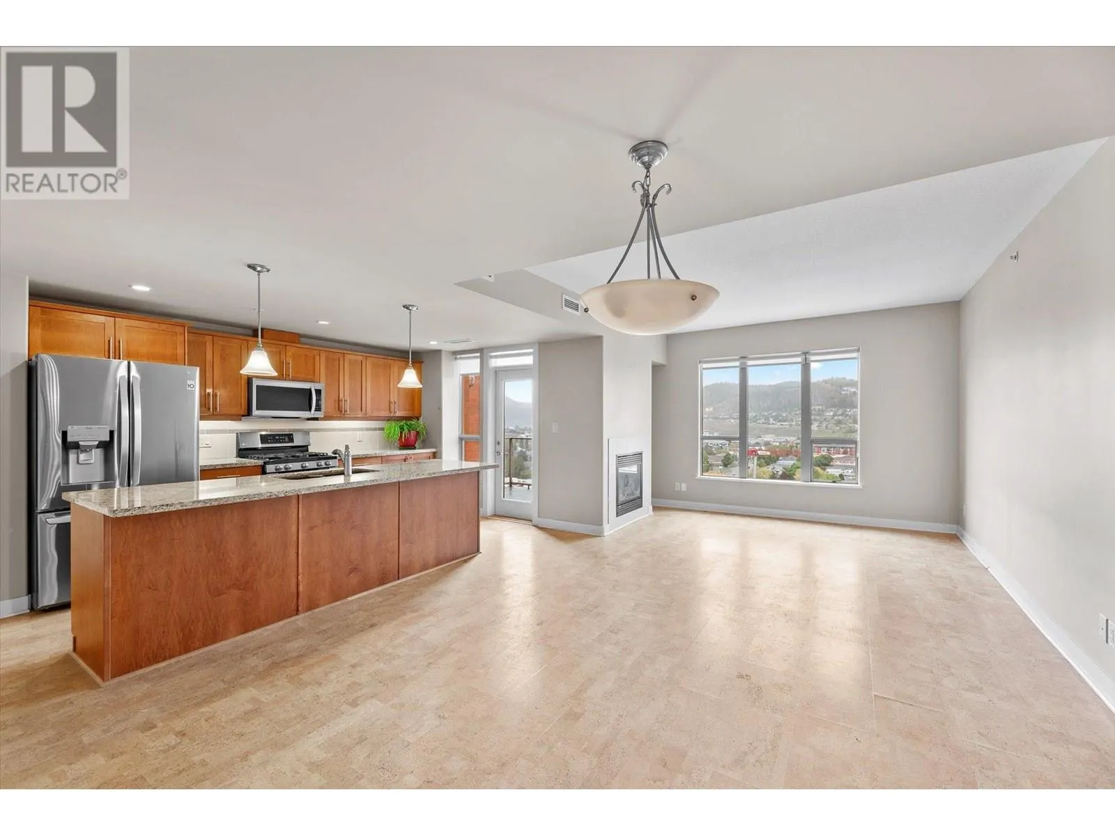 1160 Bernard Avenue Unit# 1207