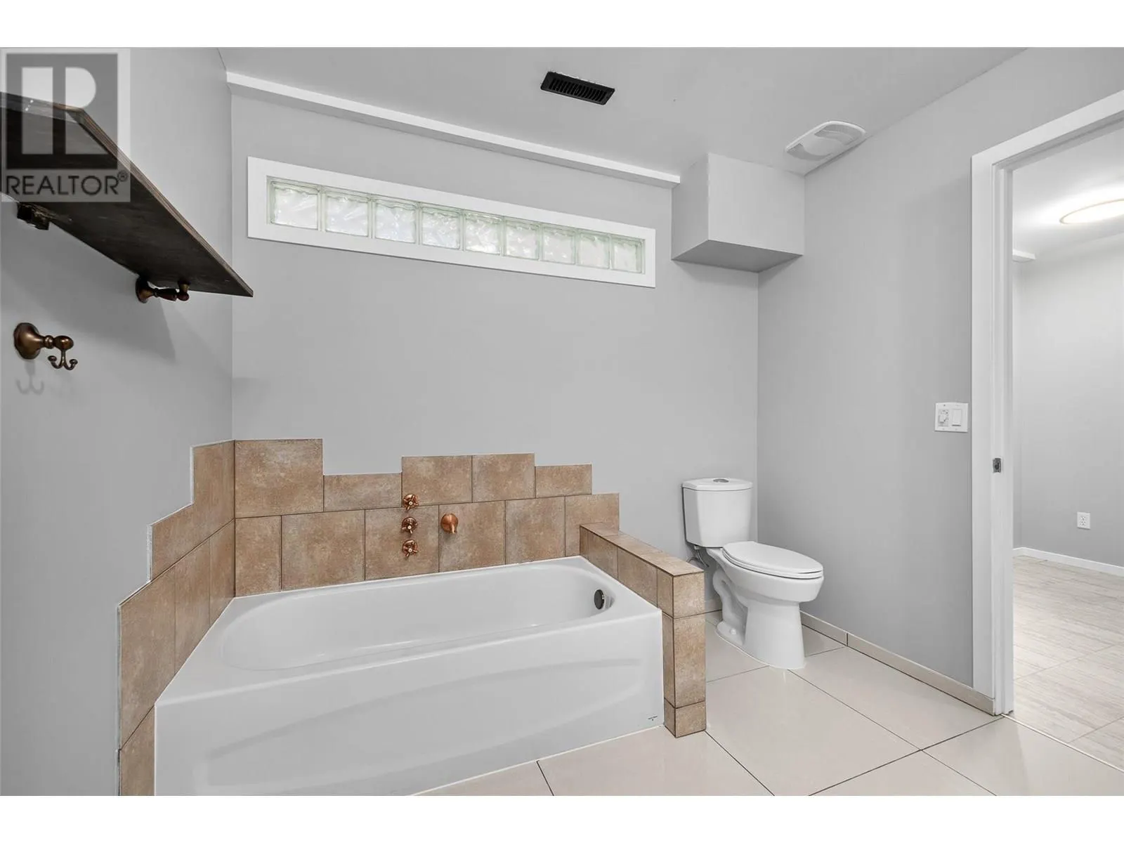 1503 Tanemura Crescent