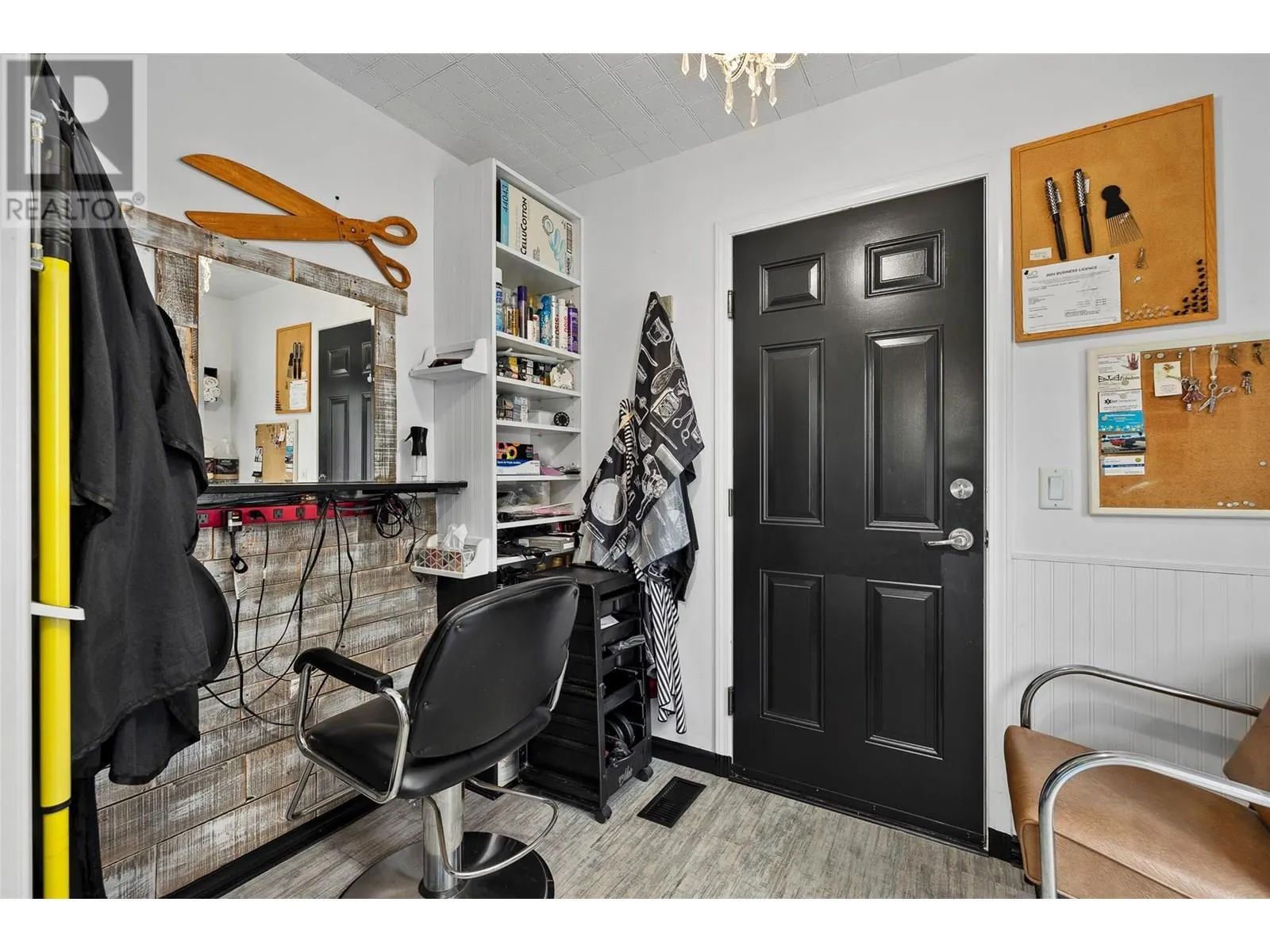 1503 Tanemura Crescent