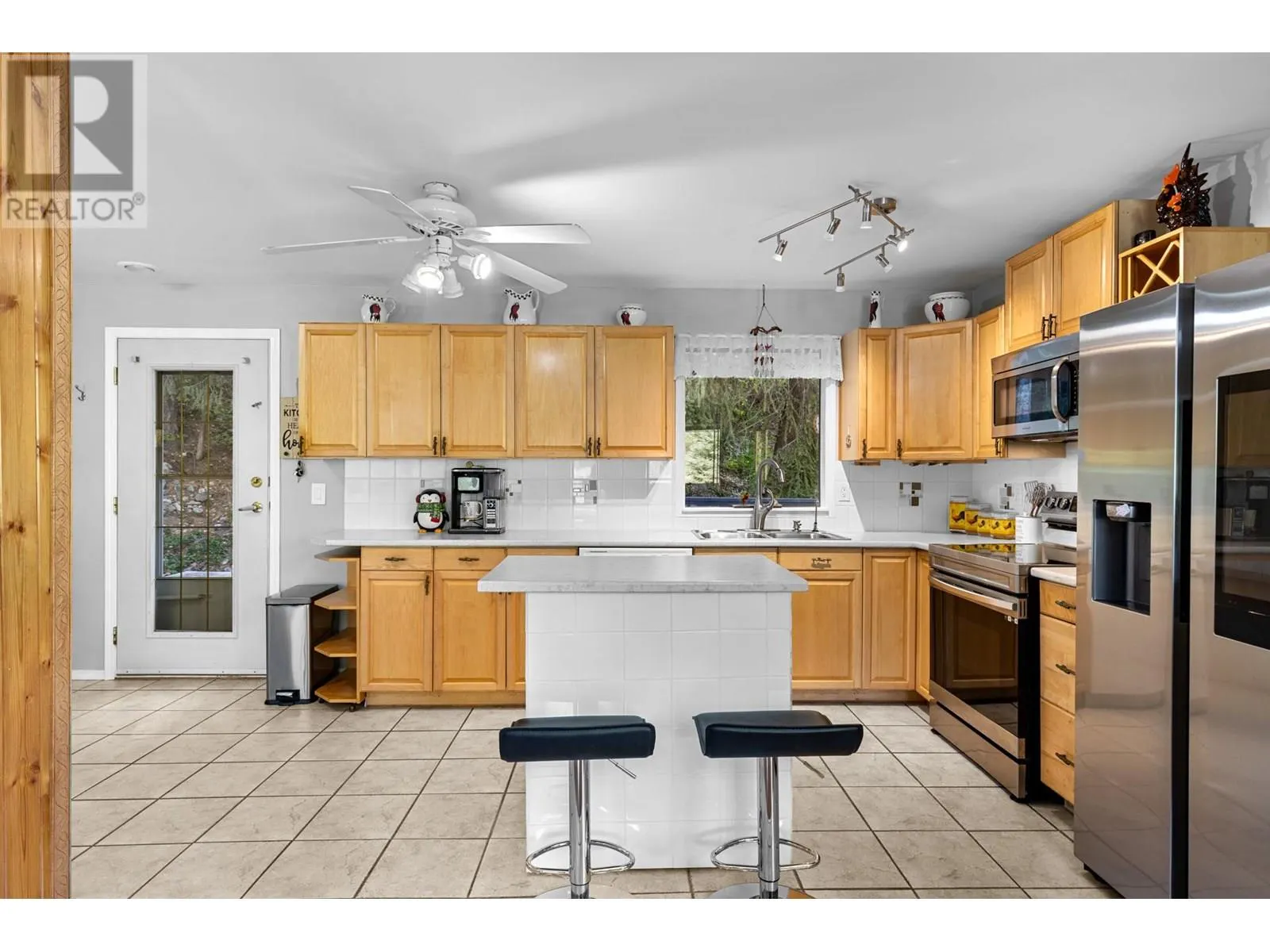 28000 GARNET VALLEY Road