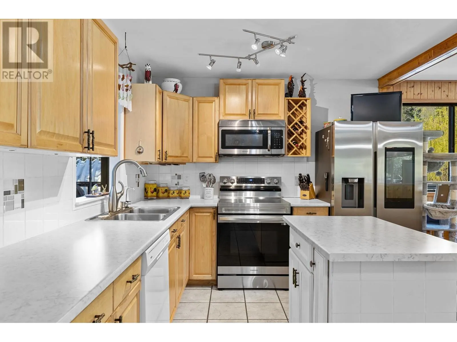 28000 GARNET VALLEY Road