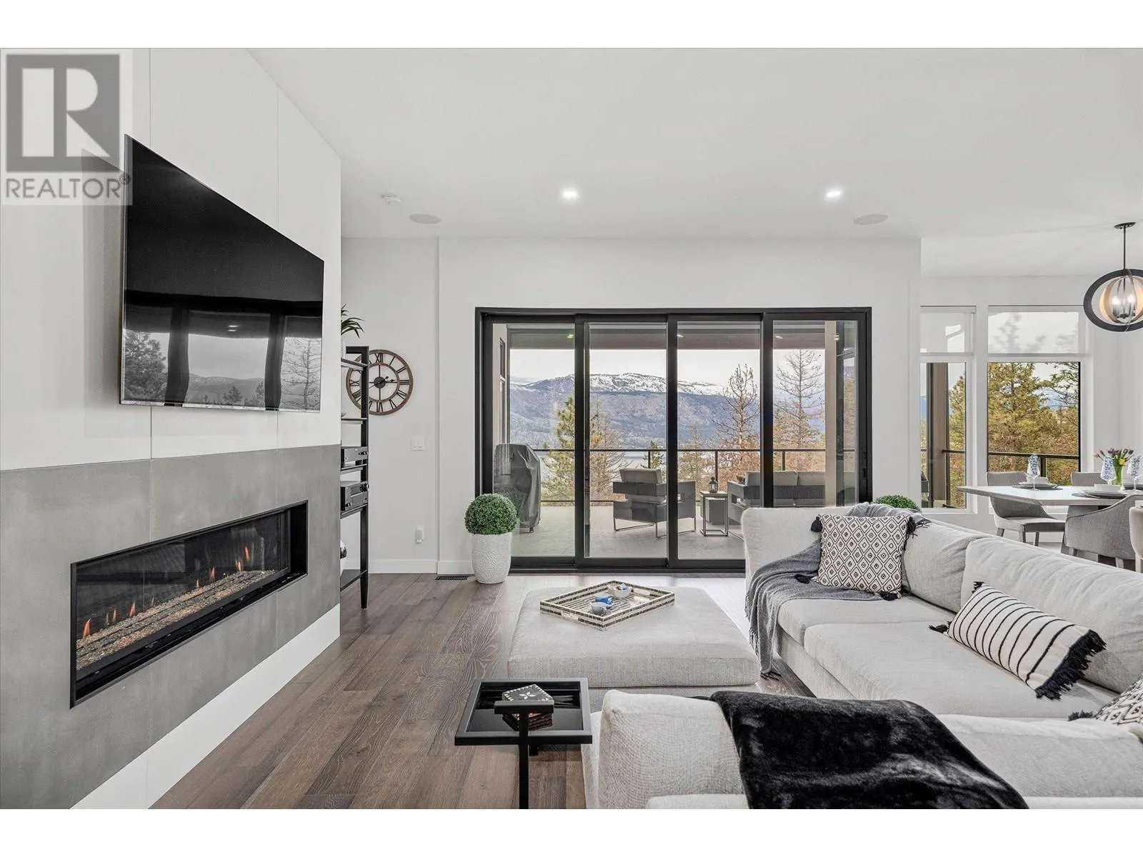 10058 Beacon Hill Drive