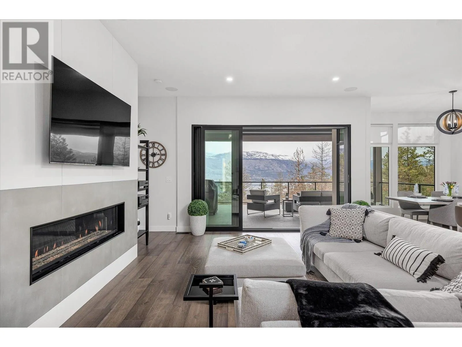 10058 Beacon Hill Drive