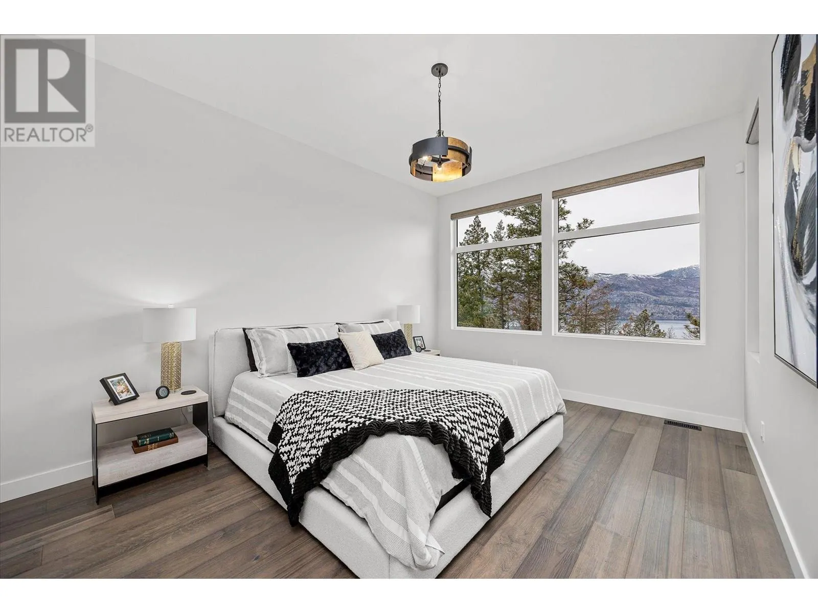 10058 Beacon Hill Drive