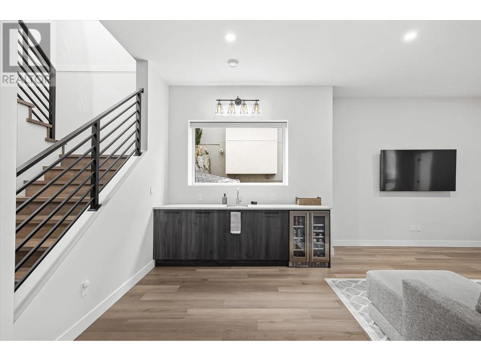 10058 Beacon Hill Drive