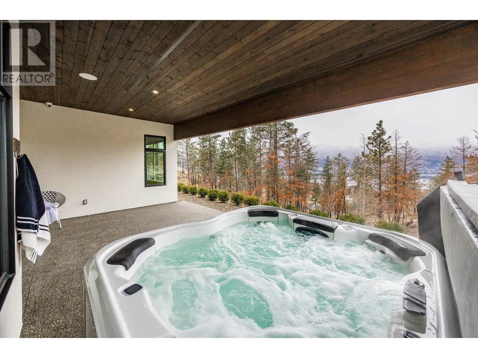 10058 Beacon Hill Drive