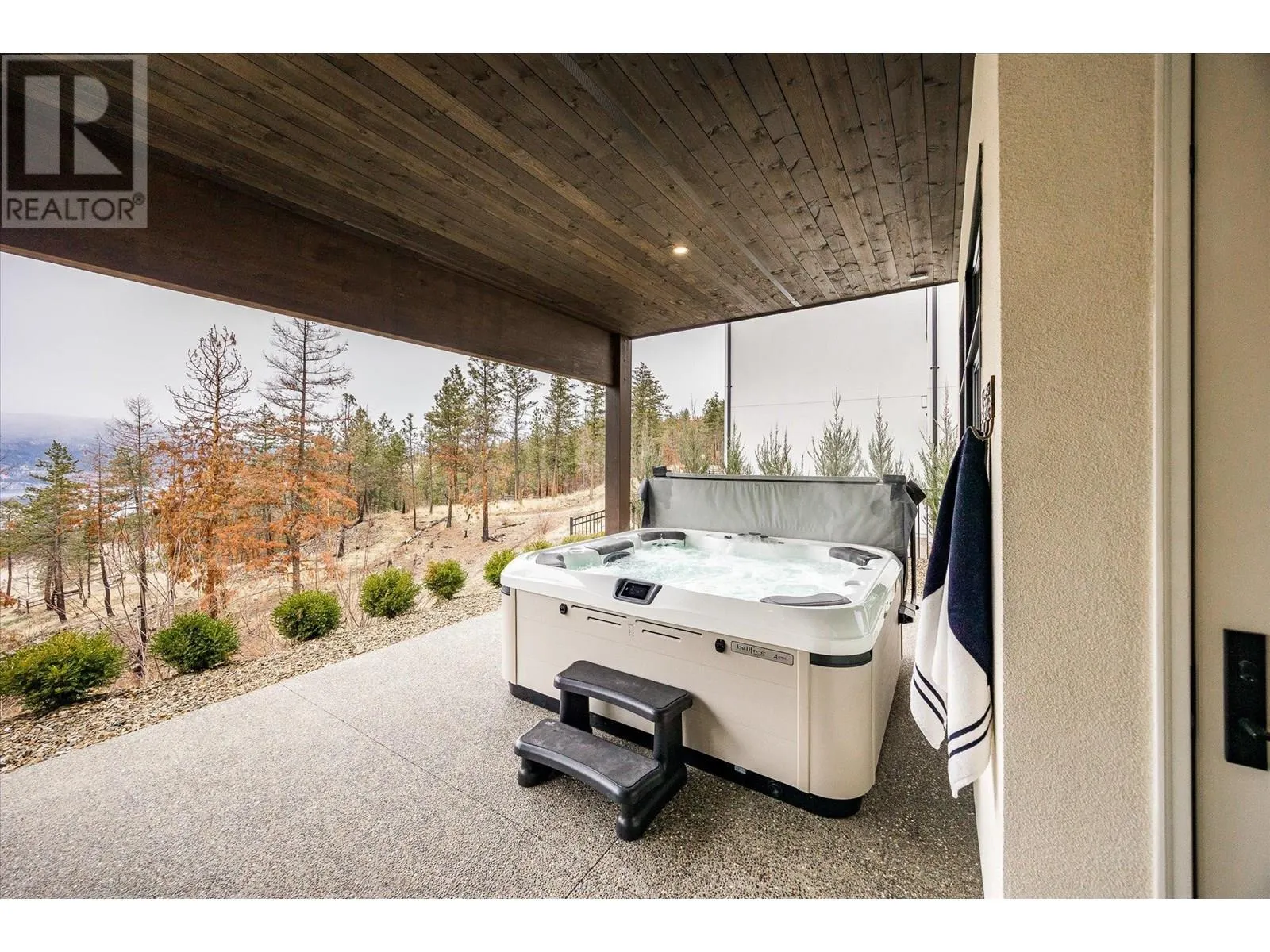 10058 Beacon Hill Drive