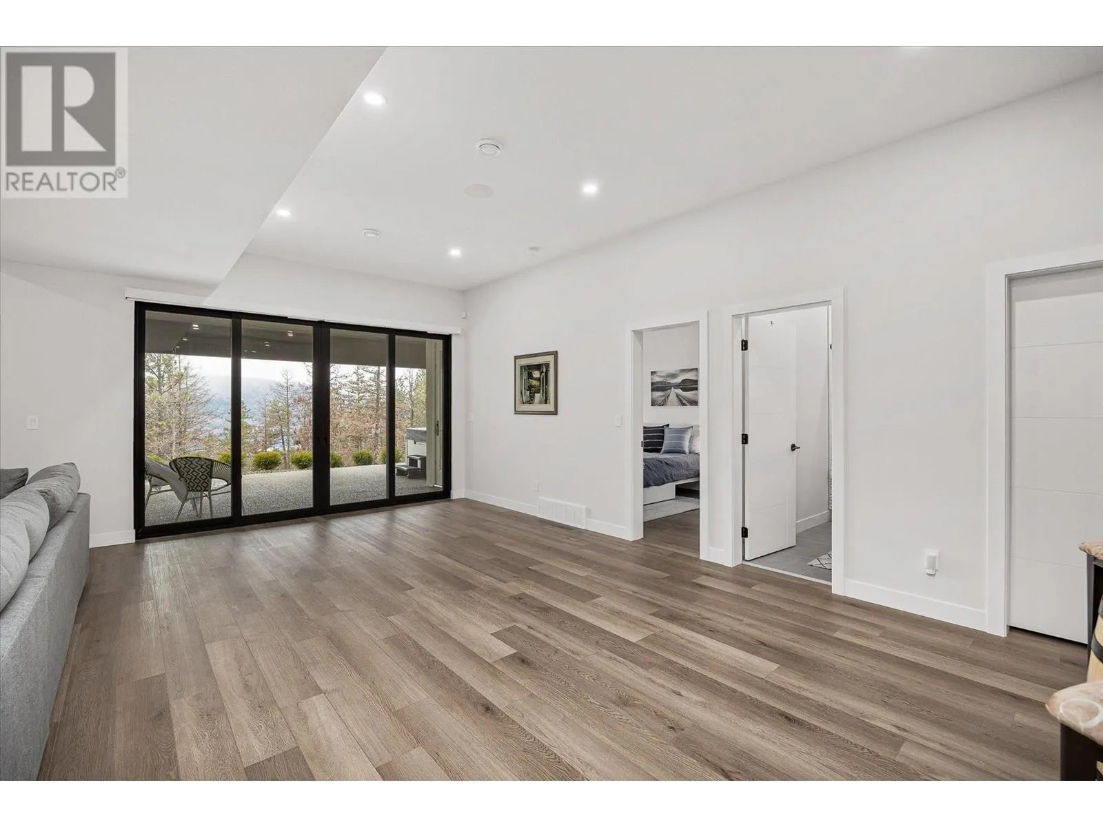 10058 Beacon Hill Drive