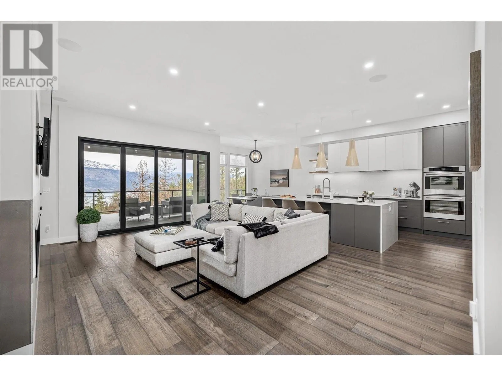 10058 Beacon Hill Drive