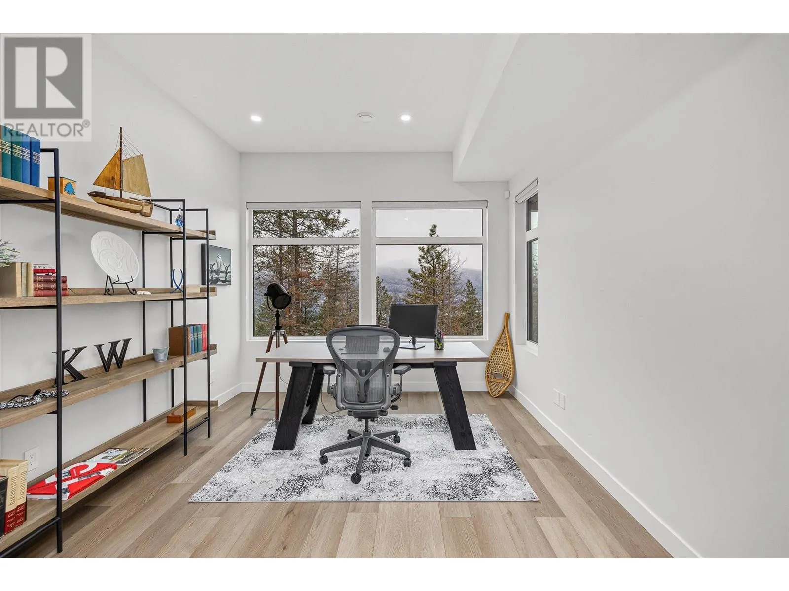 10058 Beacon Hill Drive