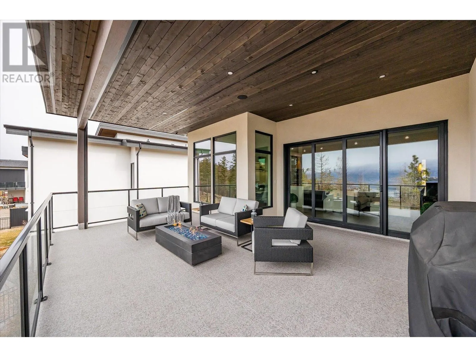10058 Beacon Hill Drive