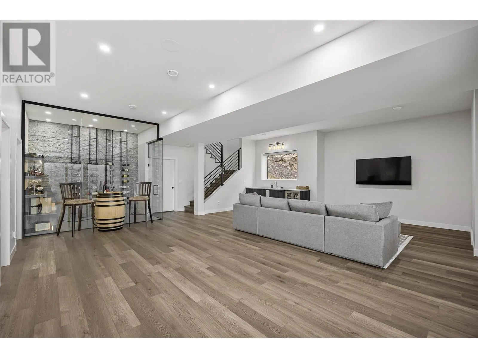 10058 Beacon Hill Drive