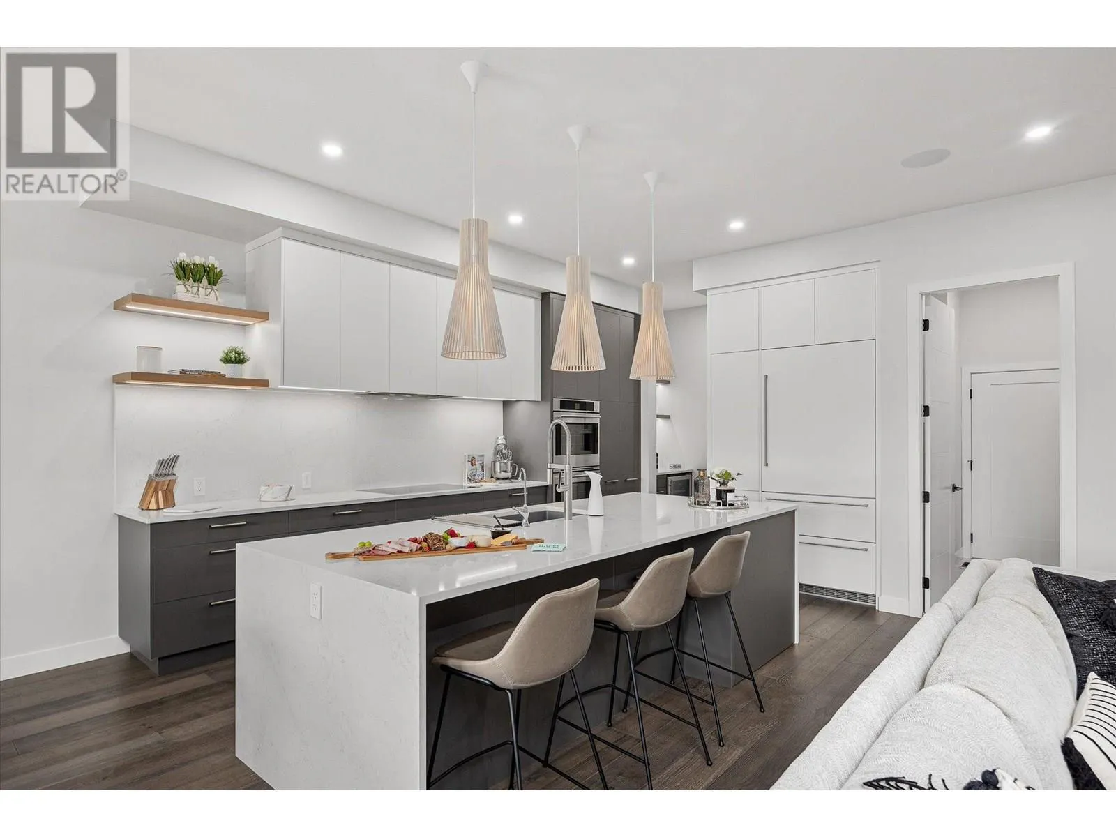 10058 Beacon Hill Drive