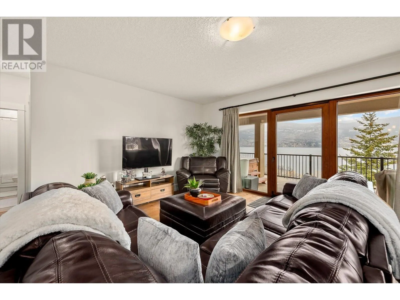 14419 Downton Avenue Unit# 206
