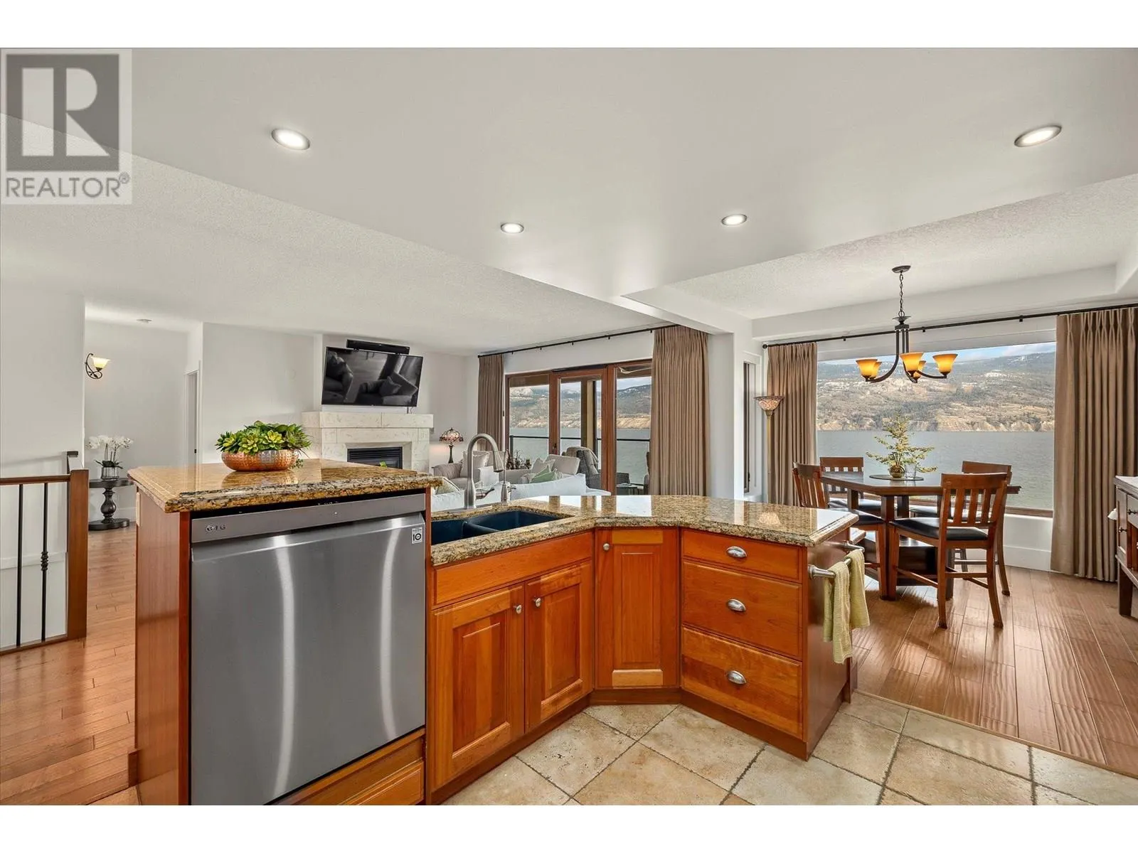 14419 Downton Avenue Unit# 206