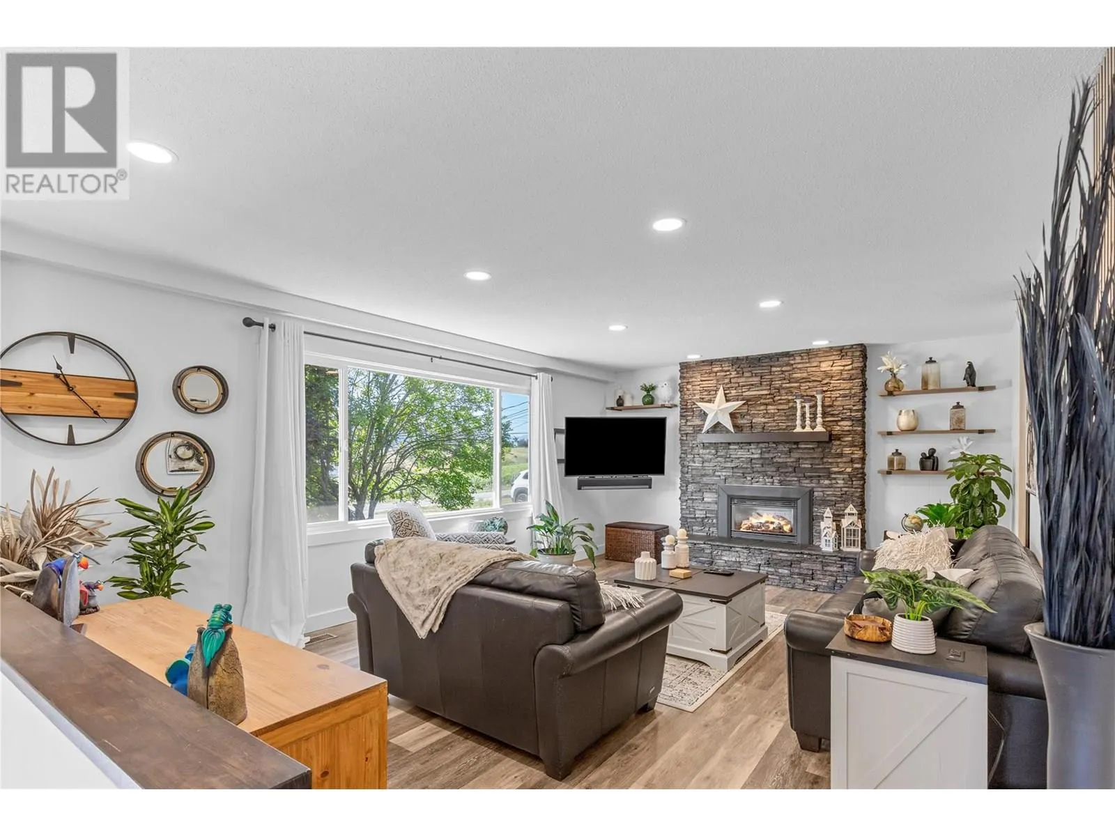 6149 Bella Vista Road
