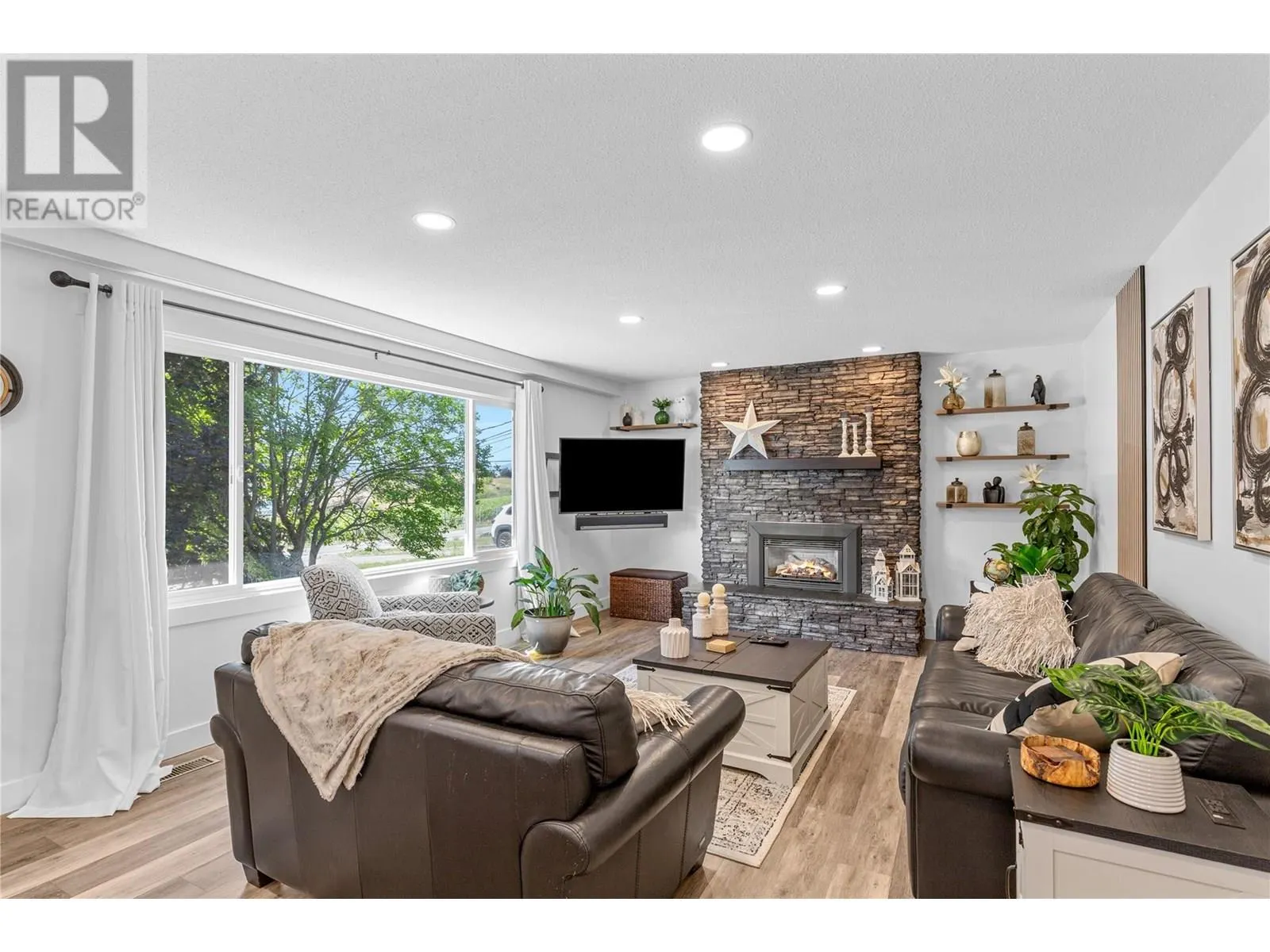 6149 Bella Vista Road