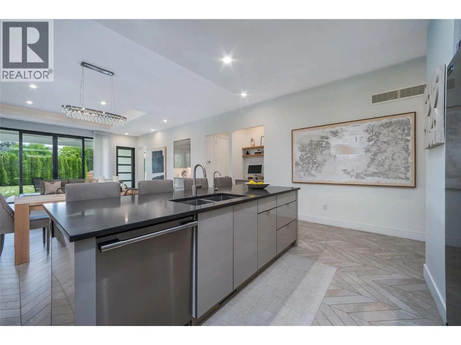 3567 Lakeshore Road