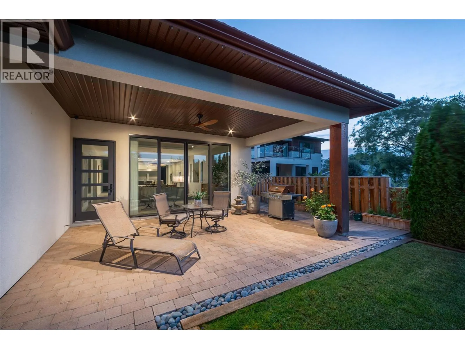 3567 Lakeshore Road