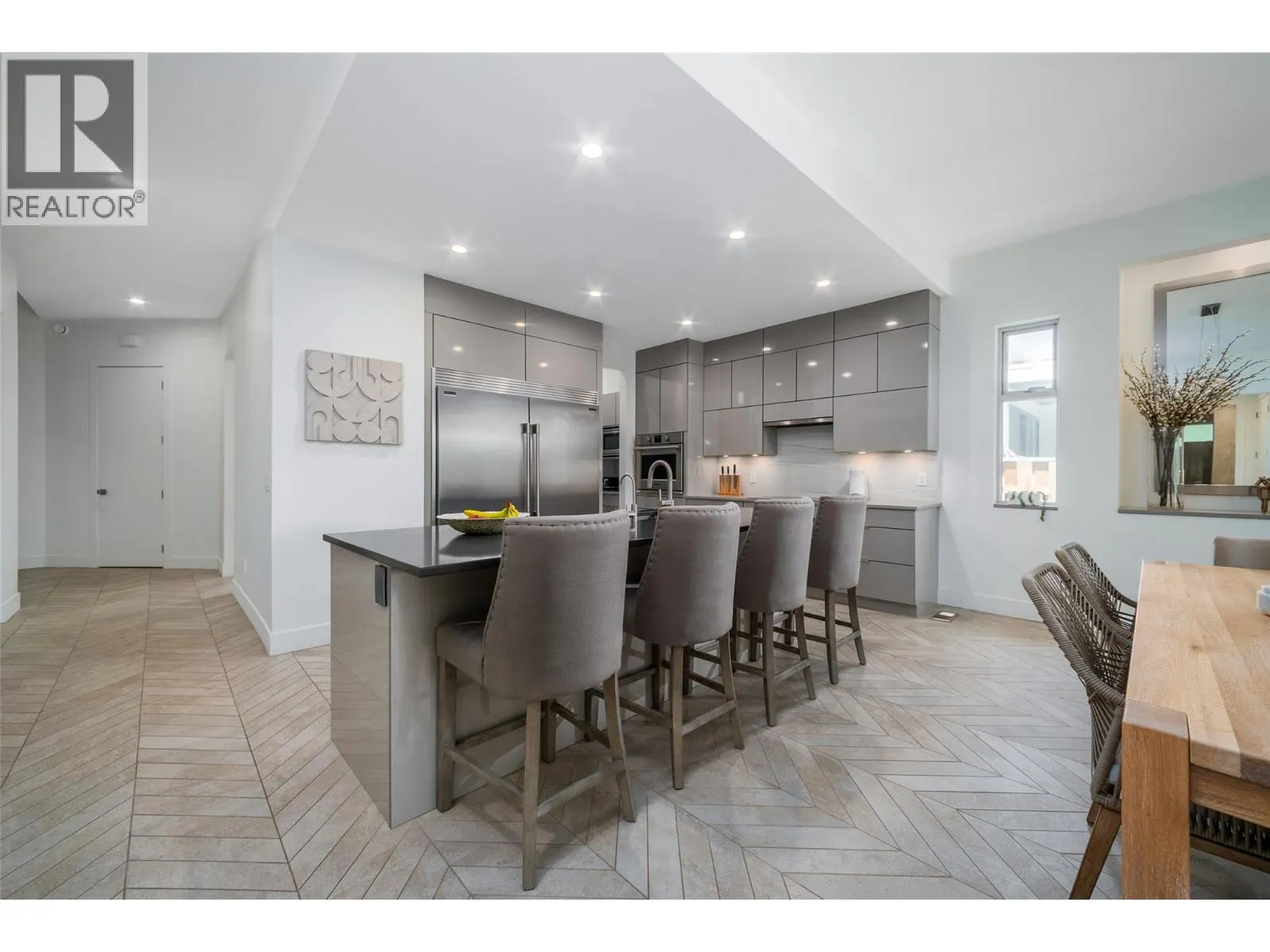 3567 Lakeshore Road