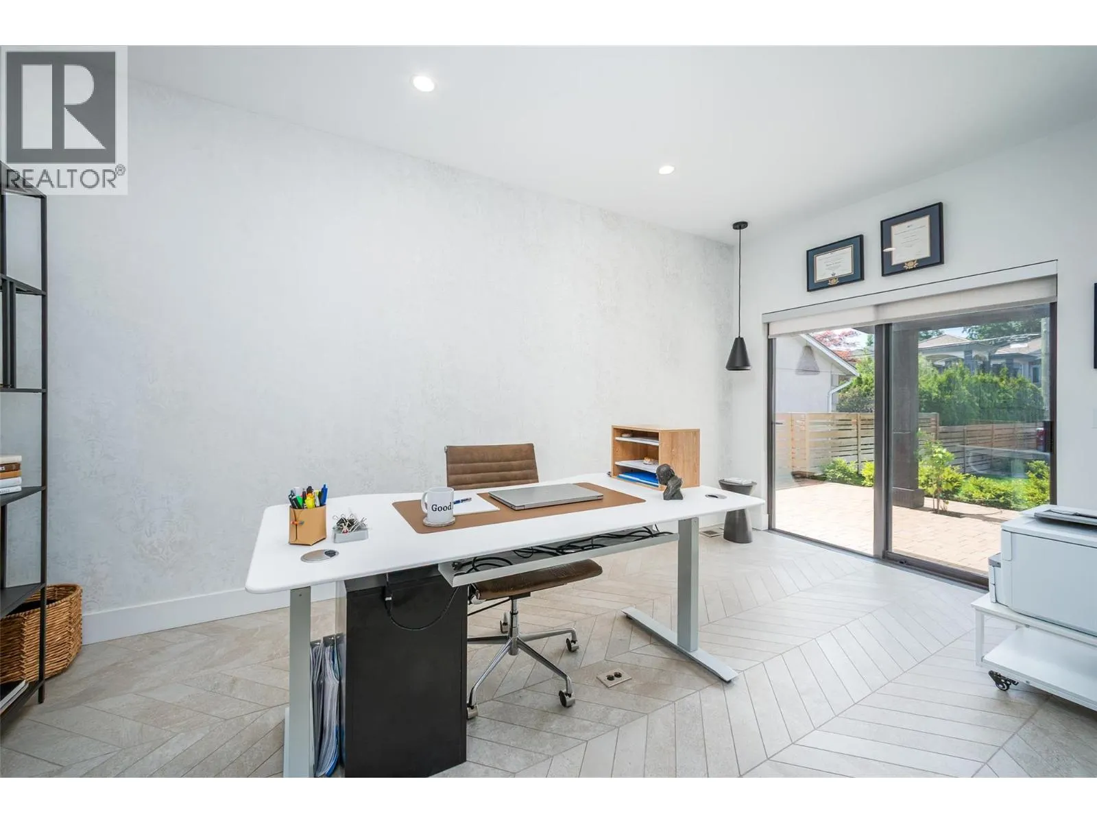 3567 Lakeshore Road