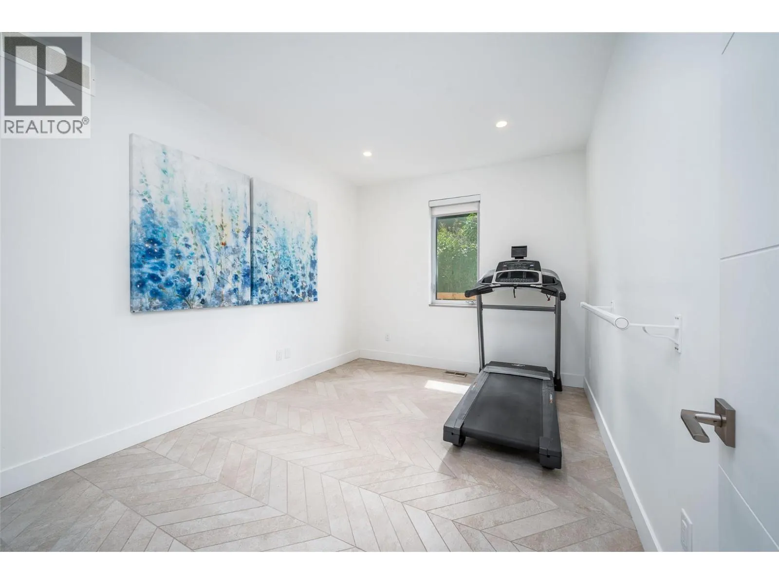 3567 Lakeshore Road