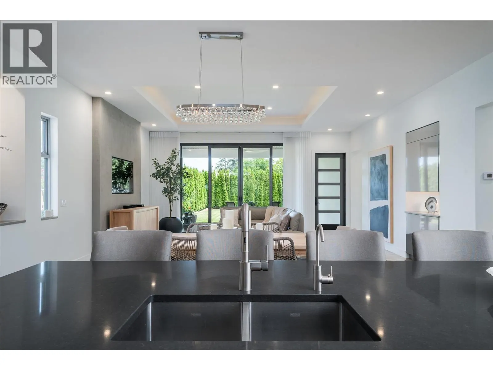 3567 Lakeshore Road