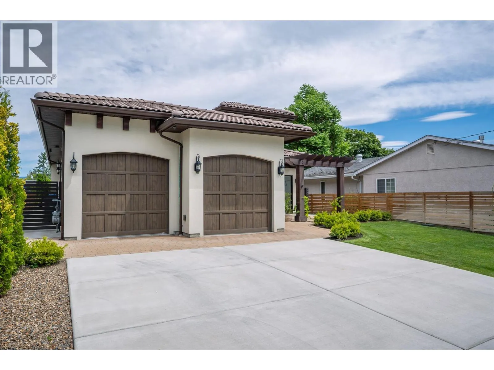 3567 Lakeshore Road