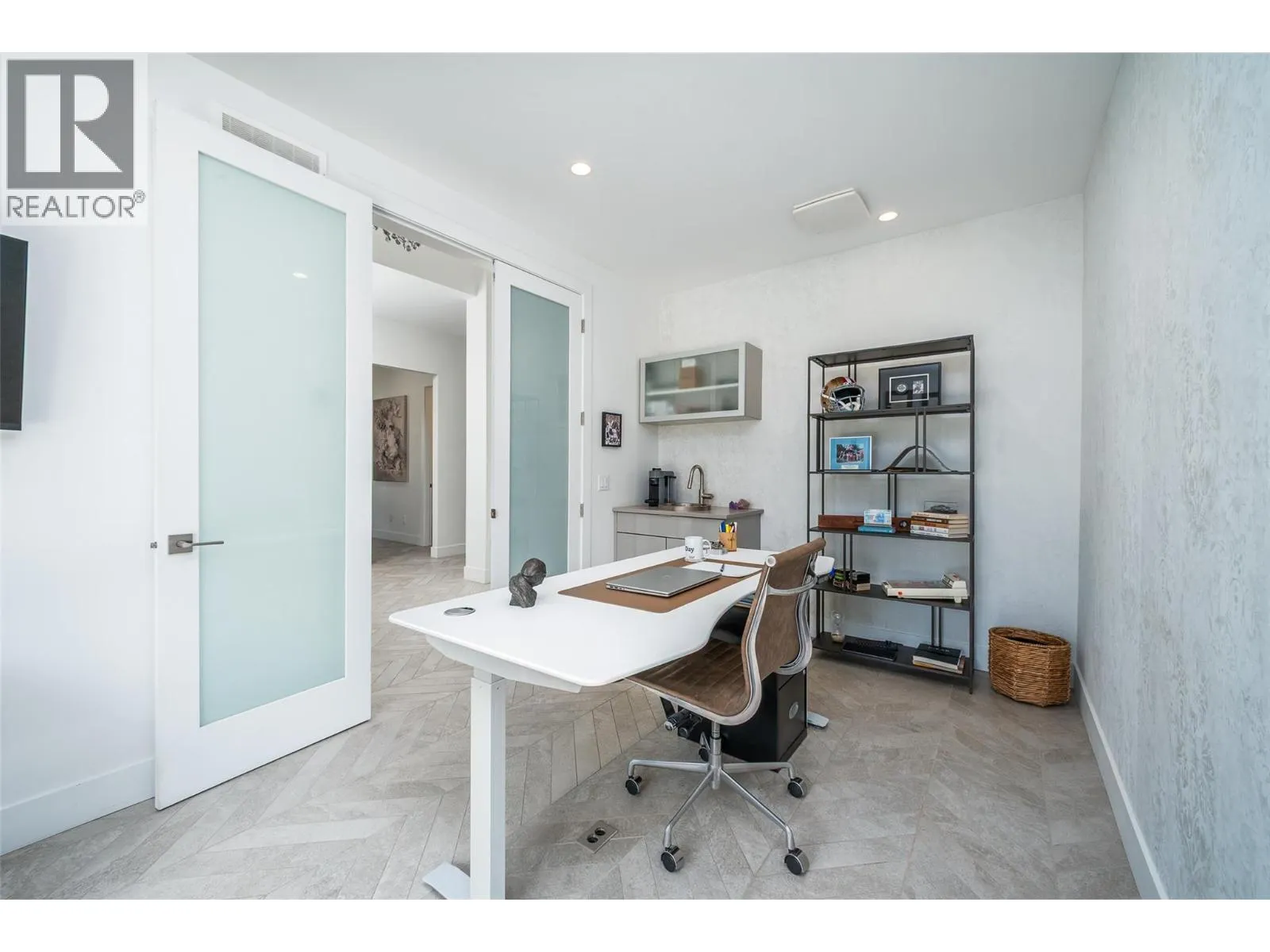 3567 Lakeshore Road