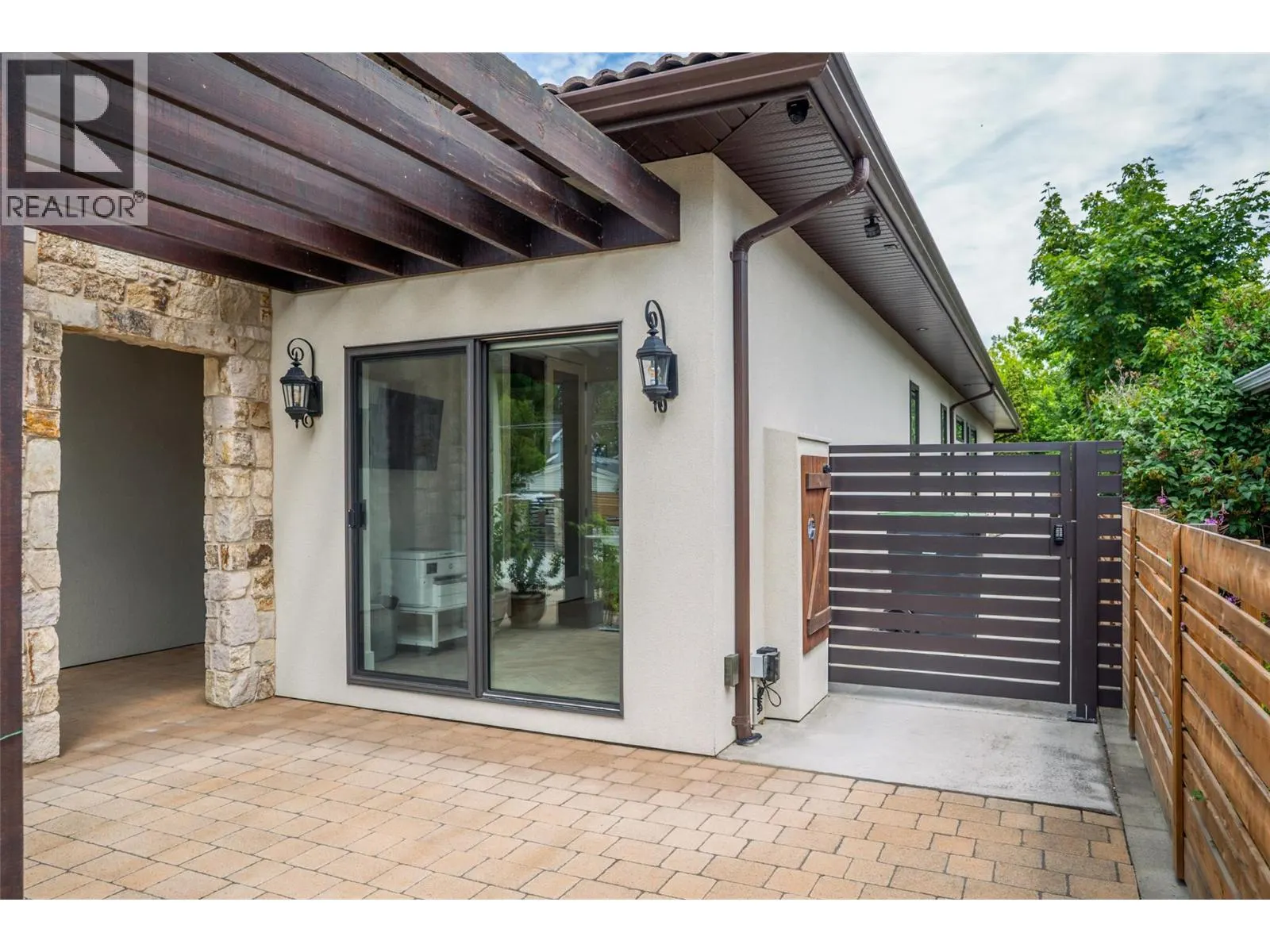 3567 Lakeshore Road