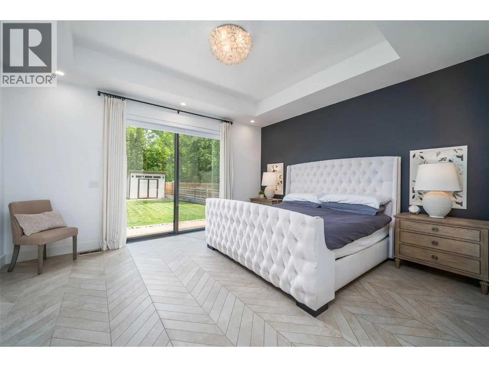 3567 Lakeshore Road