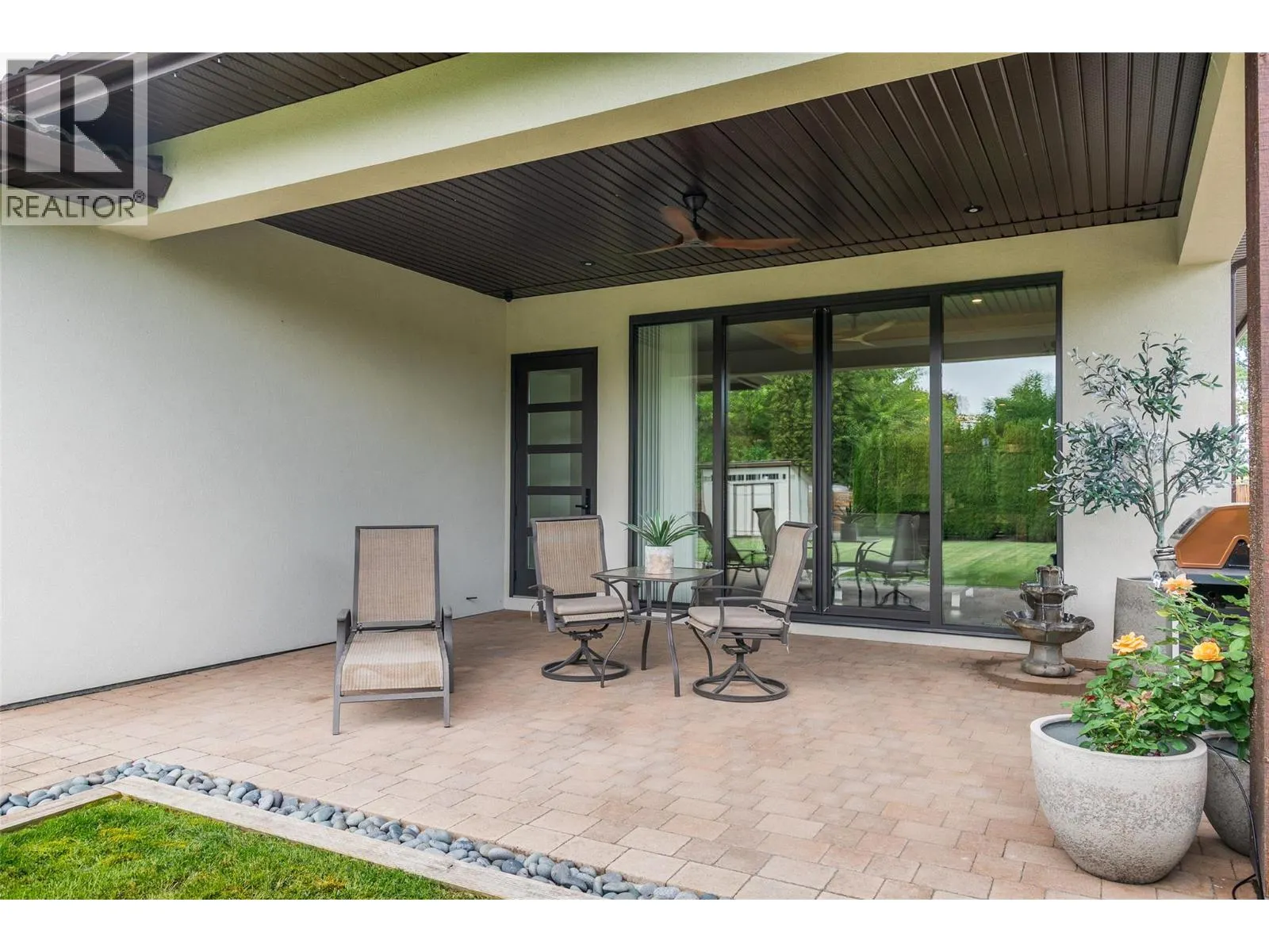 3567 Lakeshore Road
