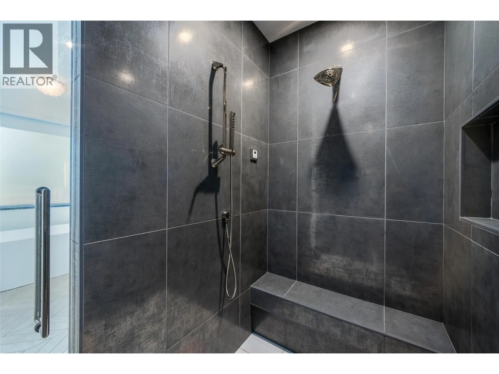 3567 Lakeshore Road
