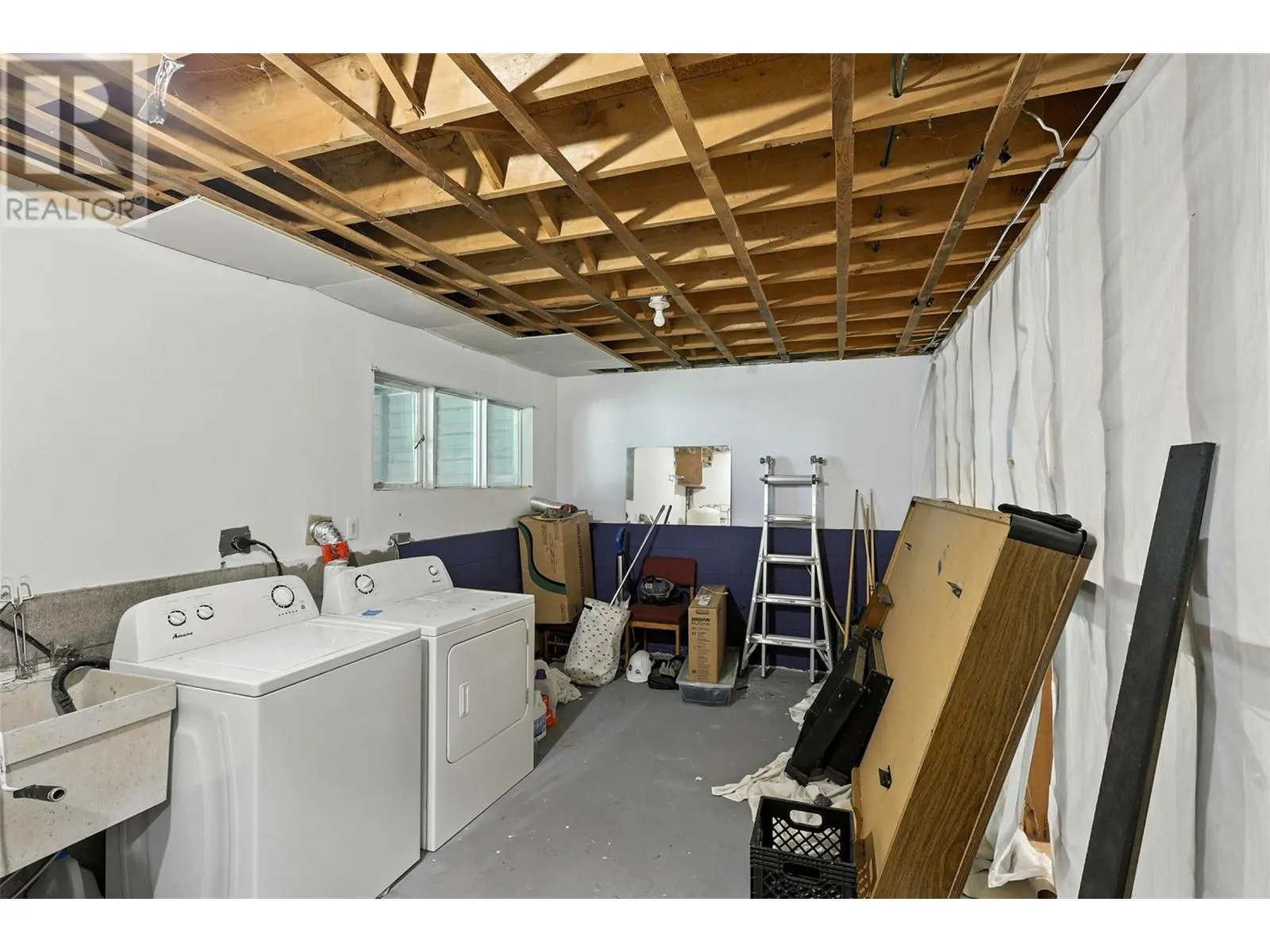 1653 Birch Island Lost Creek Road