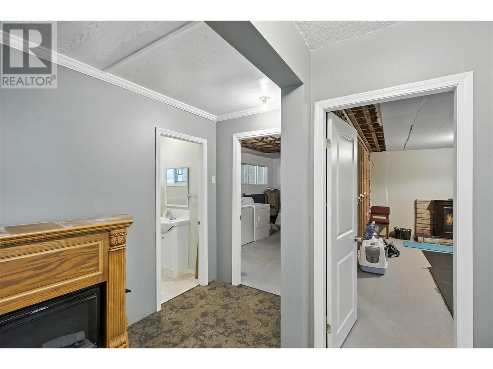 1653 Birch Island Lost Creek Road