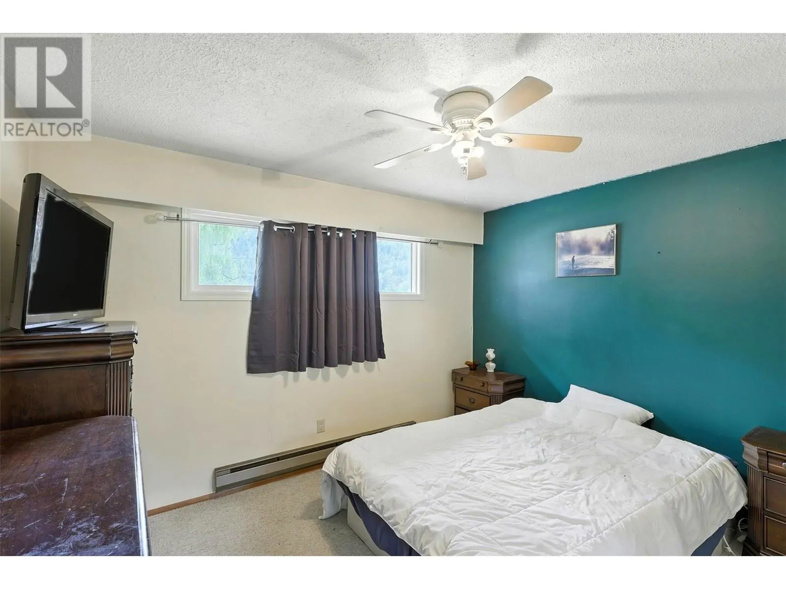 1653 Birch Island Lost Creek Road