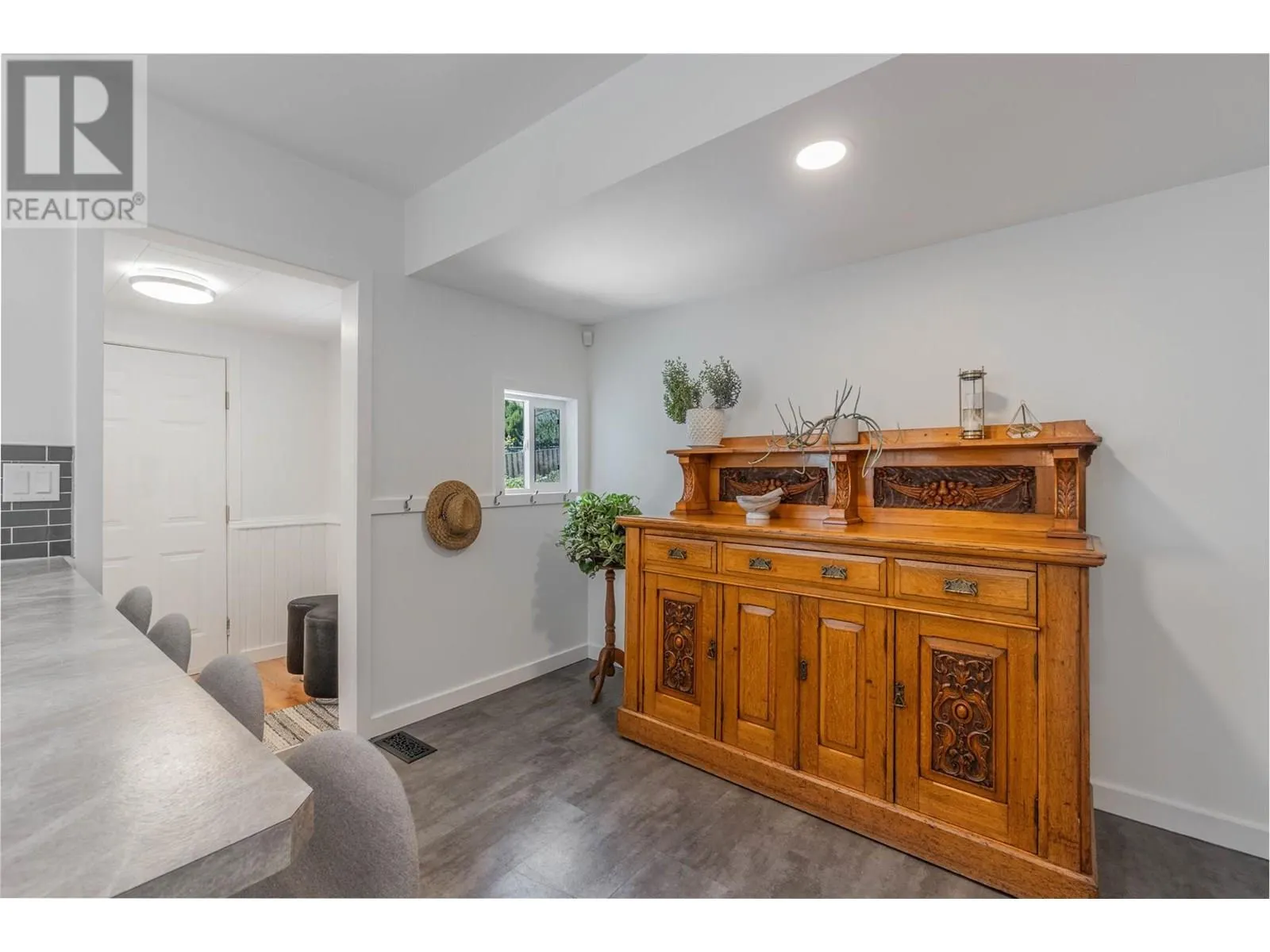 860 Fairview Road